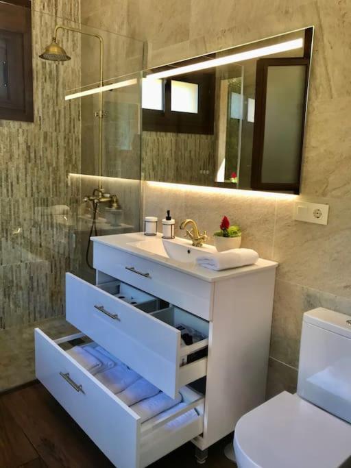 Casa Nueva En Vigo Rural Mos Con Jacuzzi Y Chimenea Para Escapada Romantica Понтеведра Екстериор снимка